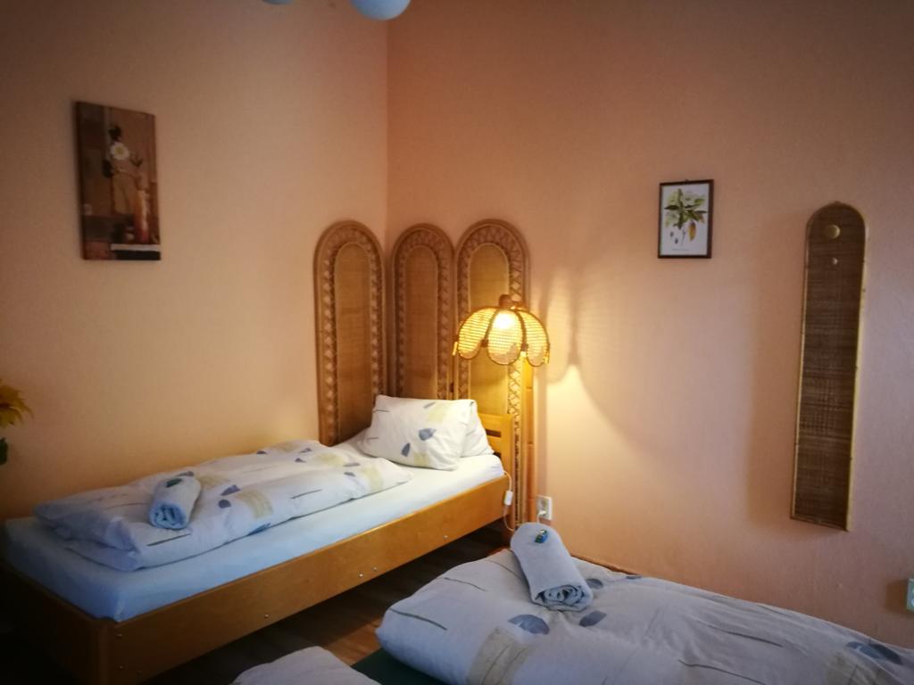 City Camping& Apartman &Bungalow Hotel Gyor Exterior photo