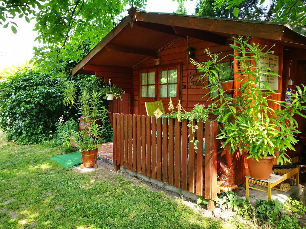 City Camping& Apartman &Bungalow Hotel Gyor Exterior photo