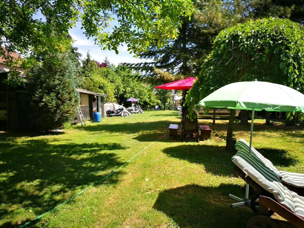 City Camping& Apartman &Bungalow Hotel Gyor Exterior photo