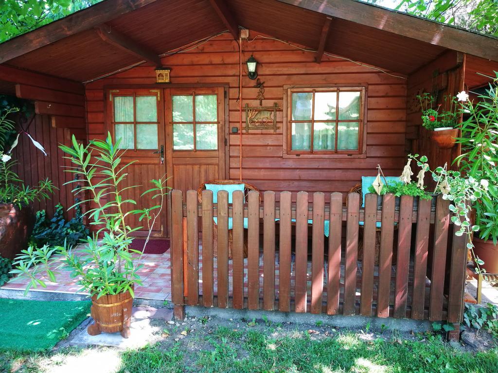 City Camping& Apartman &Bungalow Hotel Gyor Exterior photo